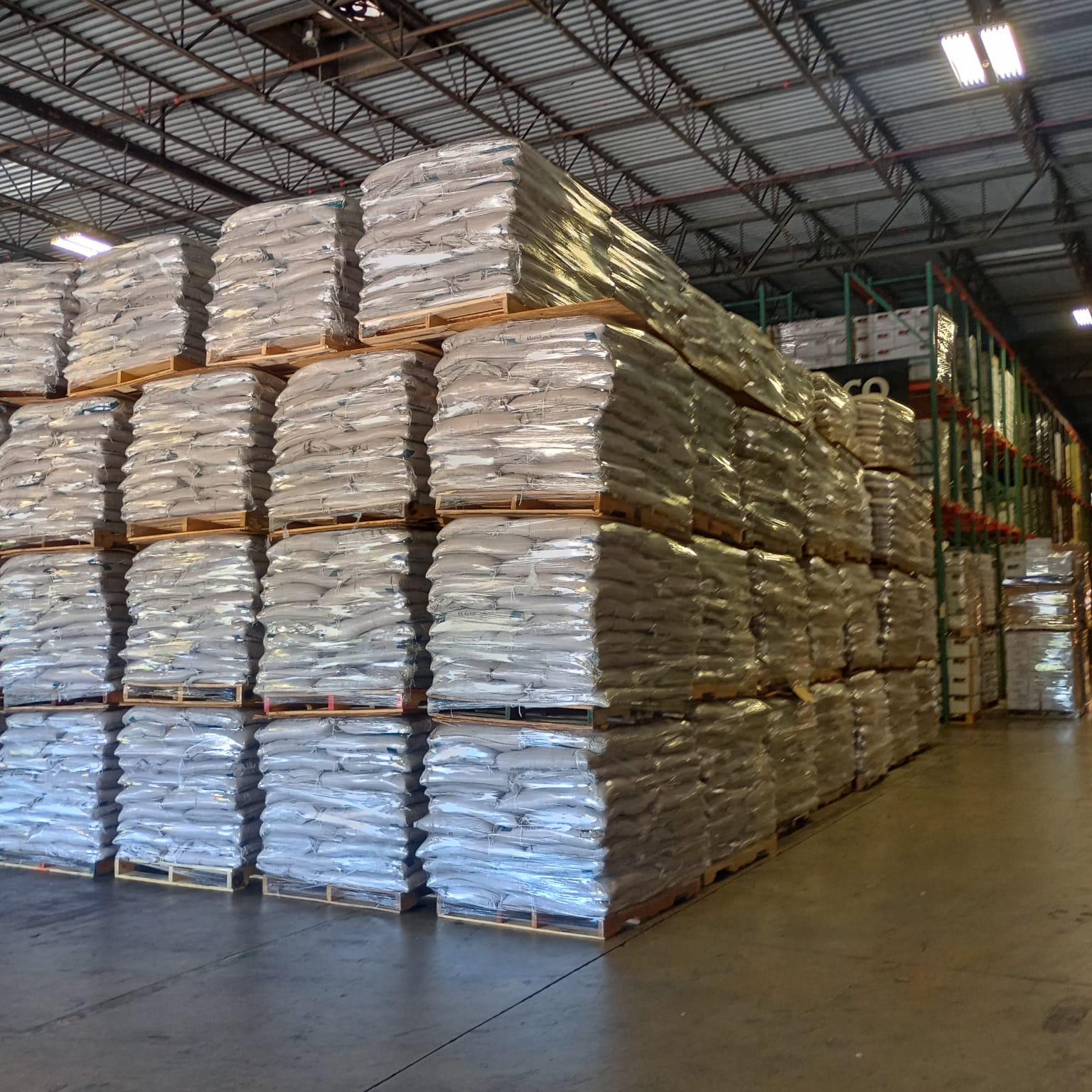 Pallets apilados de mercancía
